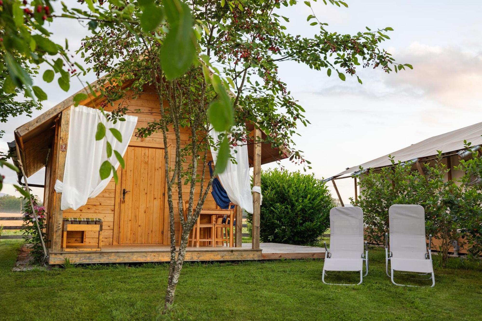 Glamping Kolpa Resort Gradac Exteriör bild