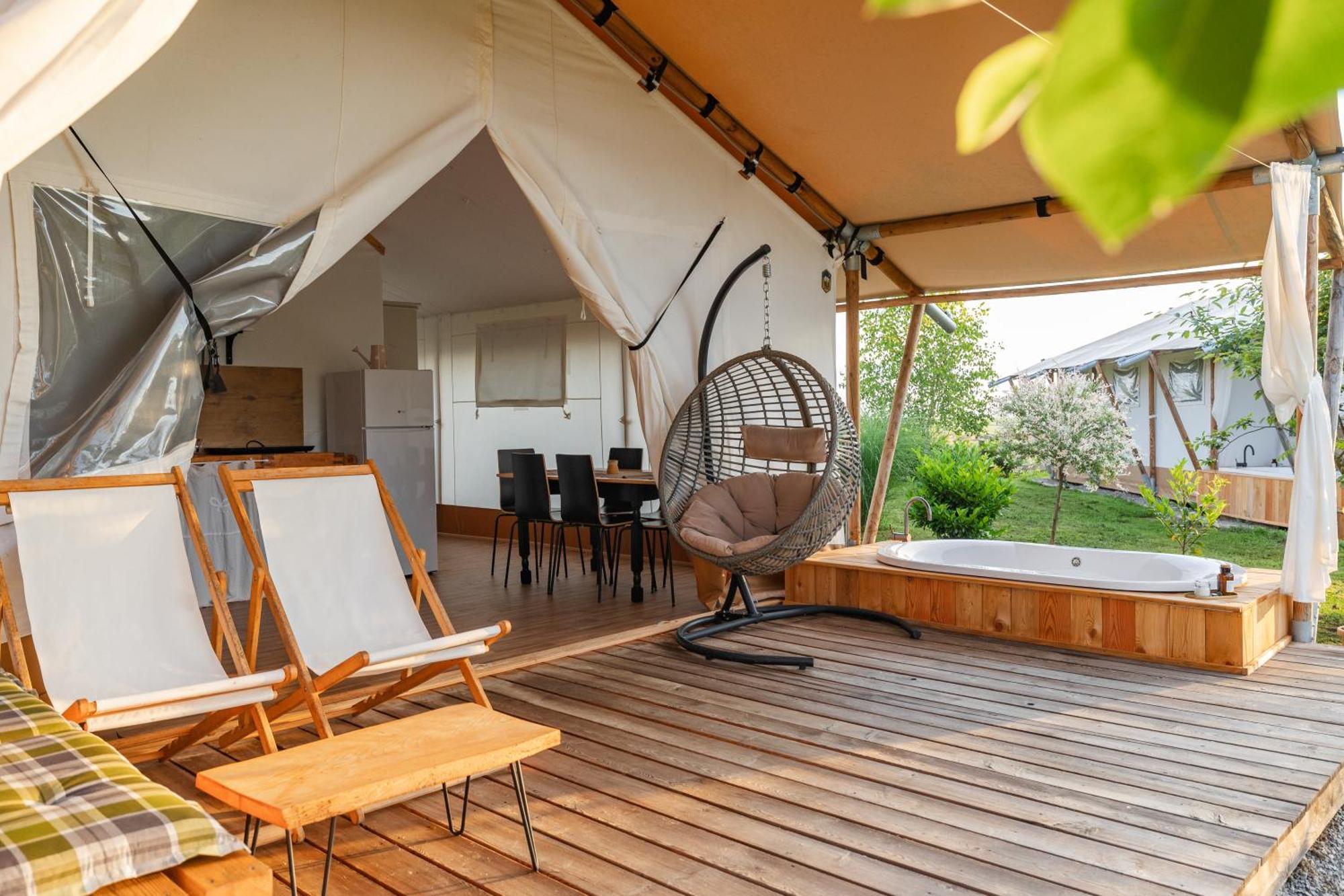 Glamping Kolpa Resort Gradac Exteriör bild