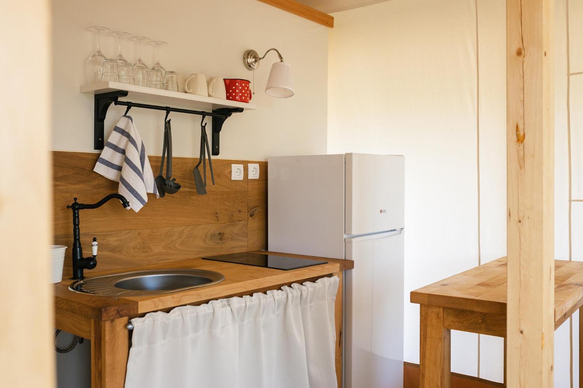 Glamping Kolpa Resort Gradac Exteriör bild