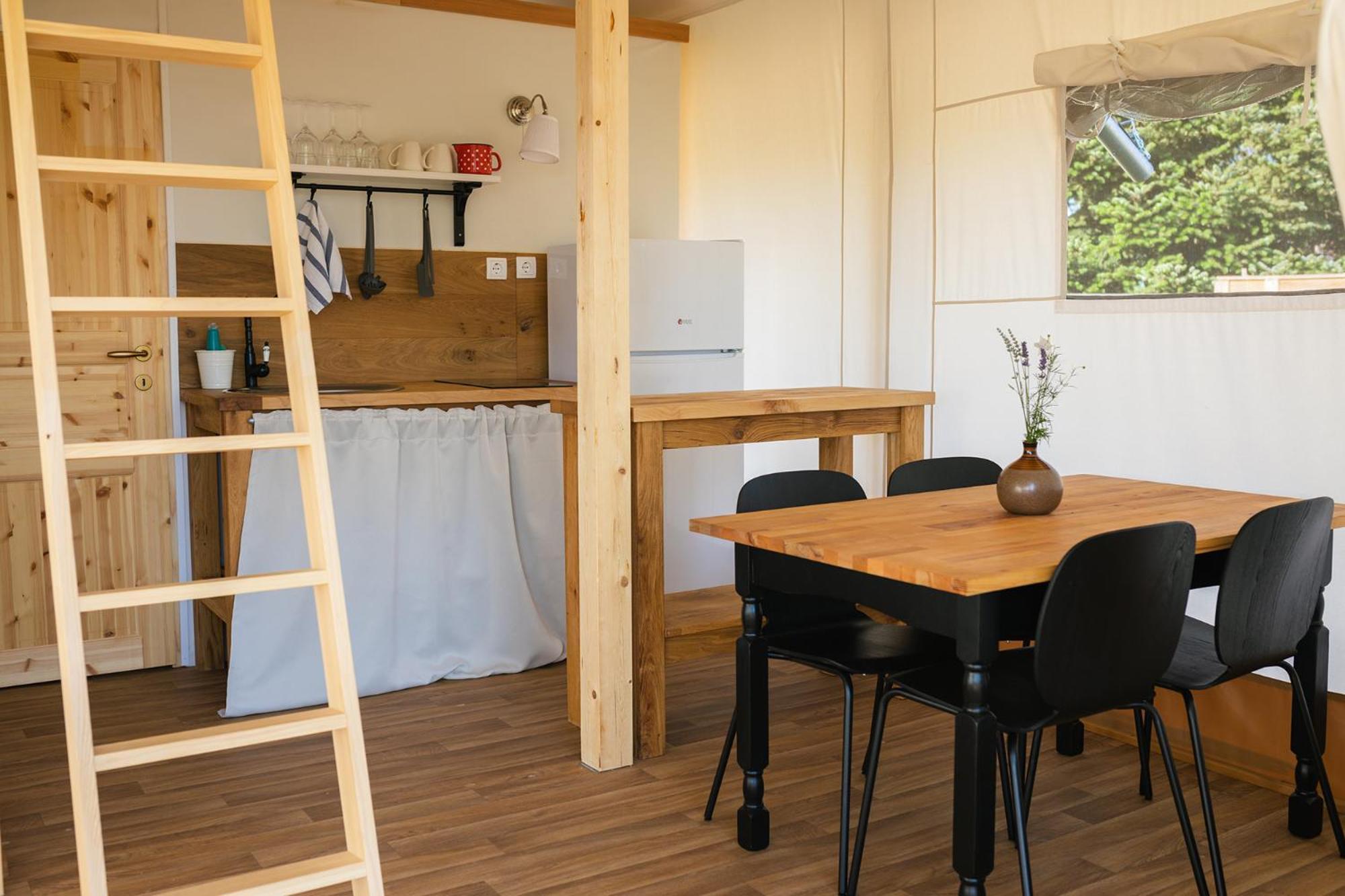 Glamping Kolpa Resort Gradac Exteriör bild