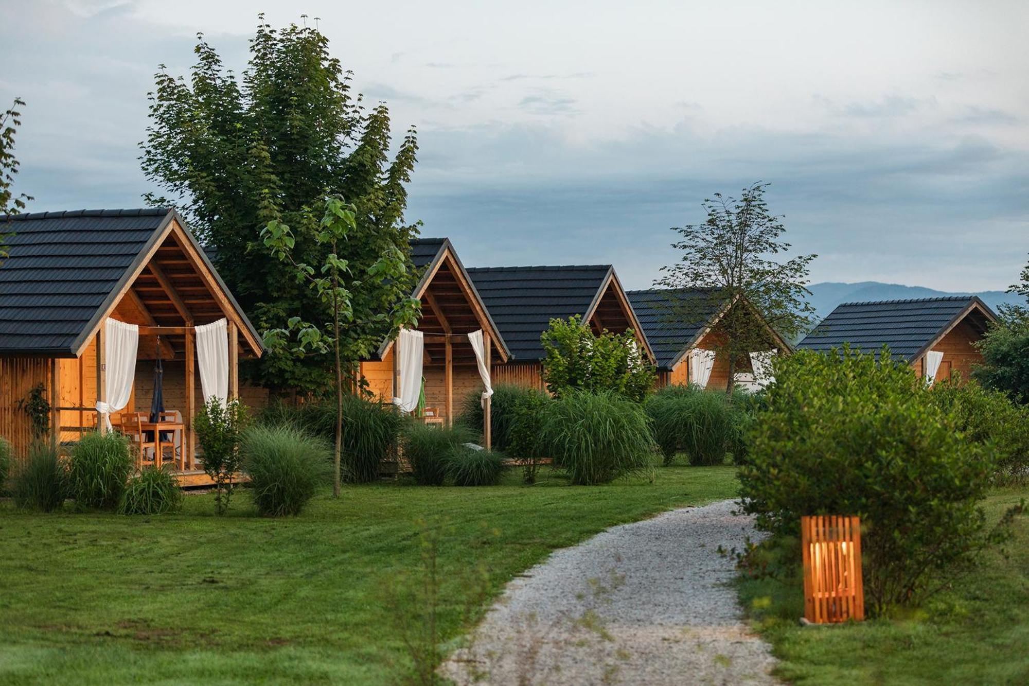 Glamping Kolpa Resort Gradac Exteriör bild